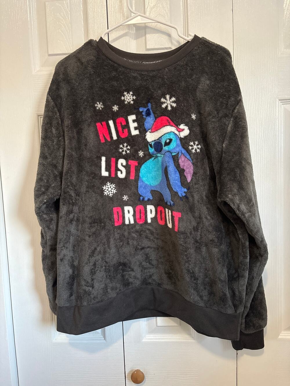 Disney Stitch Nice List Dropout Gray Soft Fleece Holiday Sweatshirt Size XXL